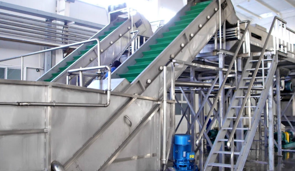 供應藍晨飲料生產設備LC-GBTS系列隔板提升機的廠家